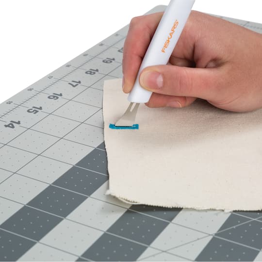 6 Pack: Fiskars® Easy Blade Change Fabric Knife